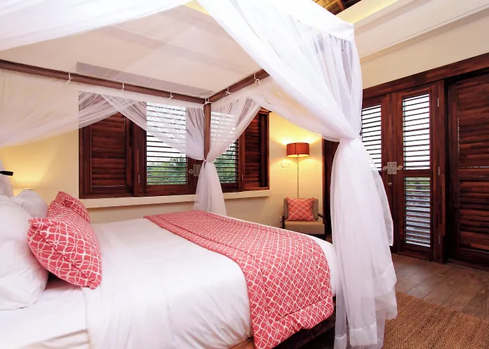 Hotel Suar Drupadi *